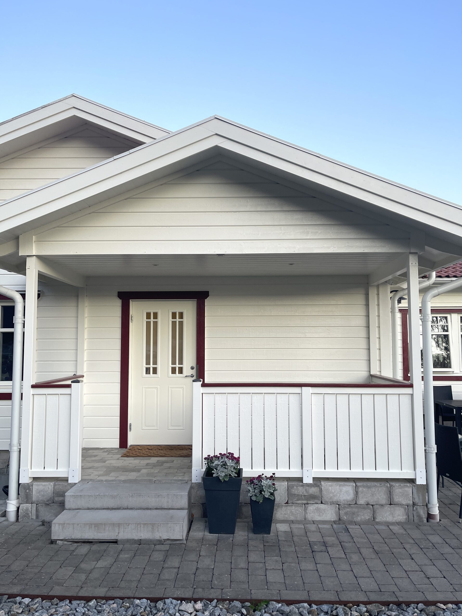 Utomhusmålning-Tjörn-Stenungsund-Orust Tvättat och utvändigt målat hus på Tjörn